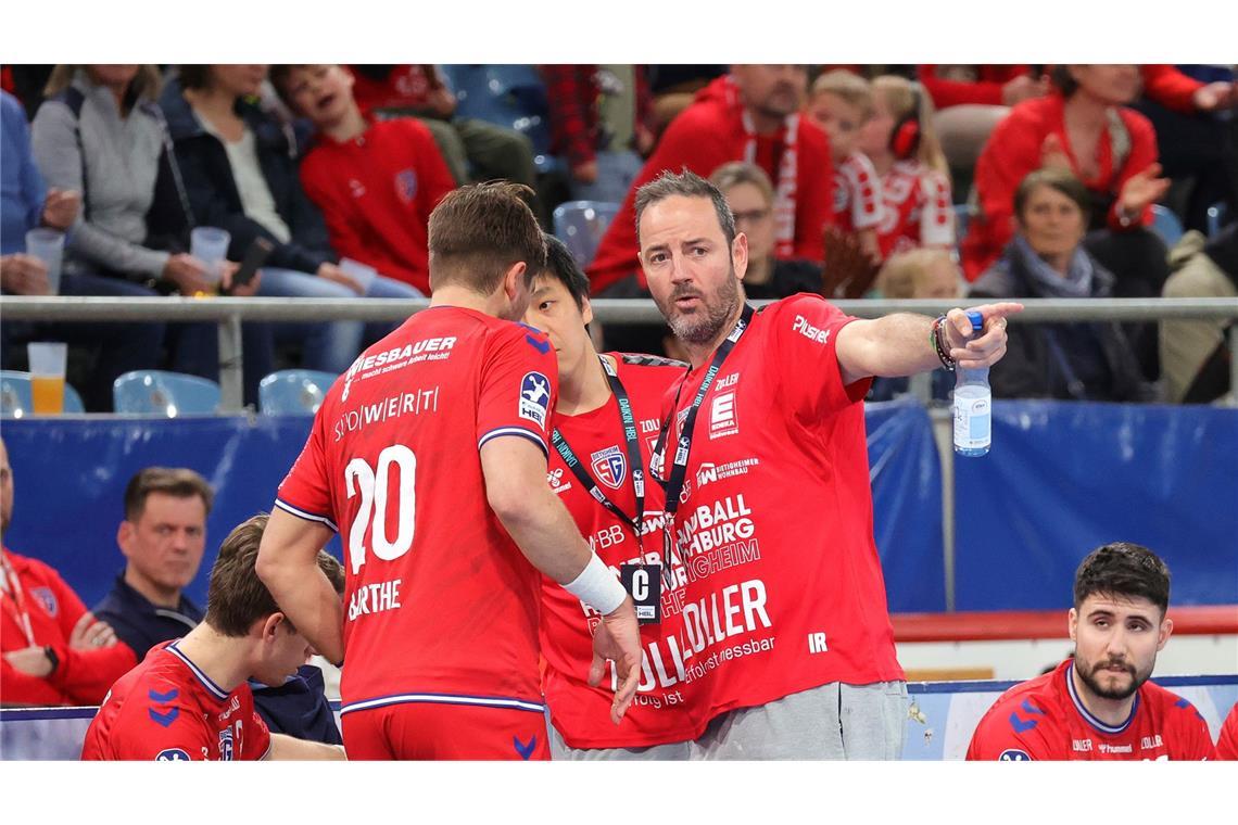 Trainer Iker Romero und sein verlängerter Arm auf dem Spielfeld, der am Samstag überragende Paco Barthe.