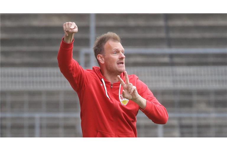 Trainer Markus Fiedler freut sich auf die dritte Liga mit der U21 des VfB Stuttgart.