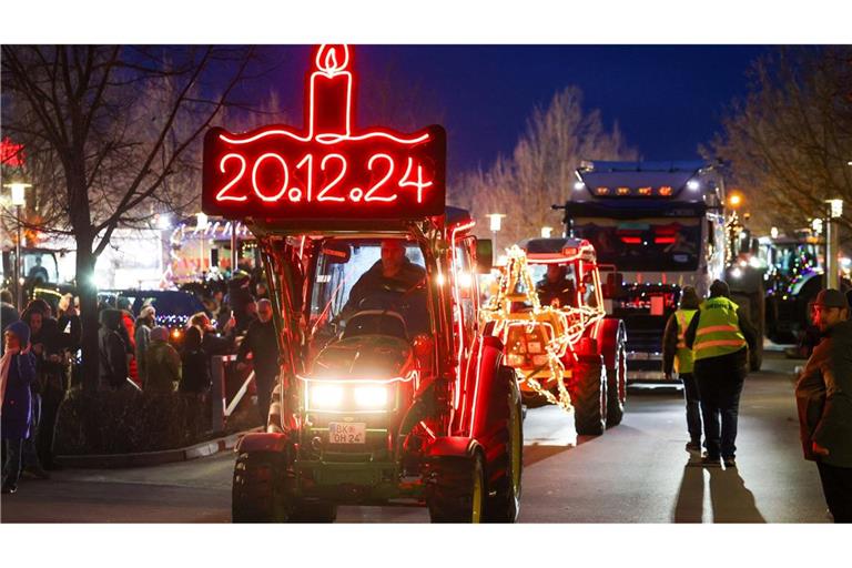 Traktor-Lichterfahrt in Magdeburg zum Gedenken an die Opfer des Anschlags vom 20.12.2024