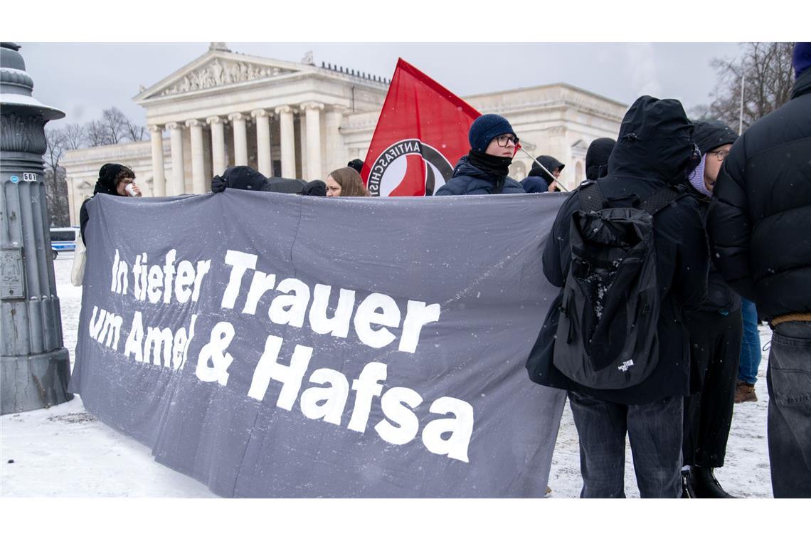 Transparent auf einer Demonstration gegen die Instrumentalisierung des Anschlags.