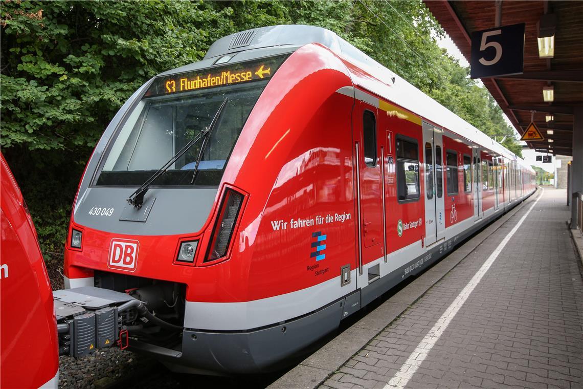 Trotz einer Gefahrenbremsung kam die S-Bahn nicht rechtzeitig zum Stehen. Symbolfoto: Edgar Layher