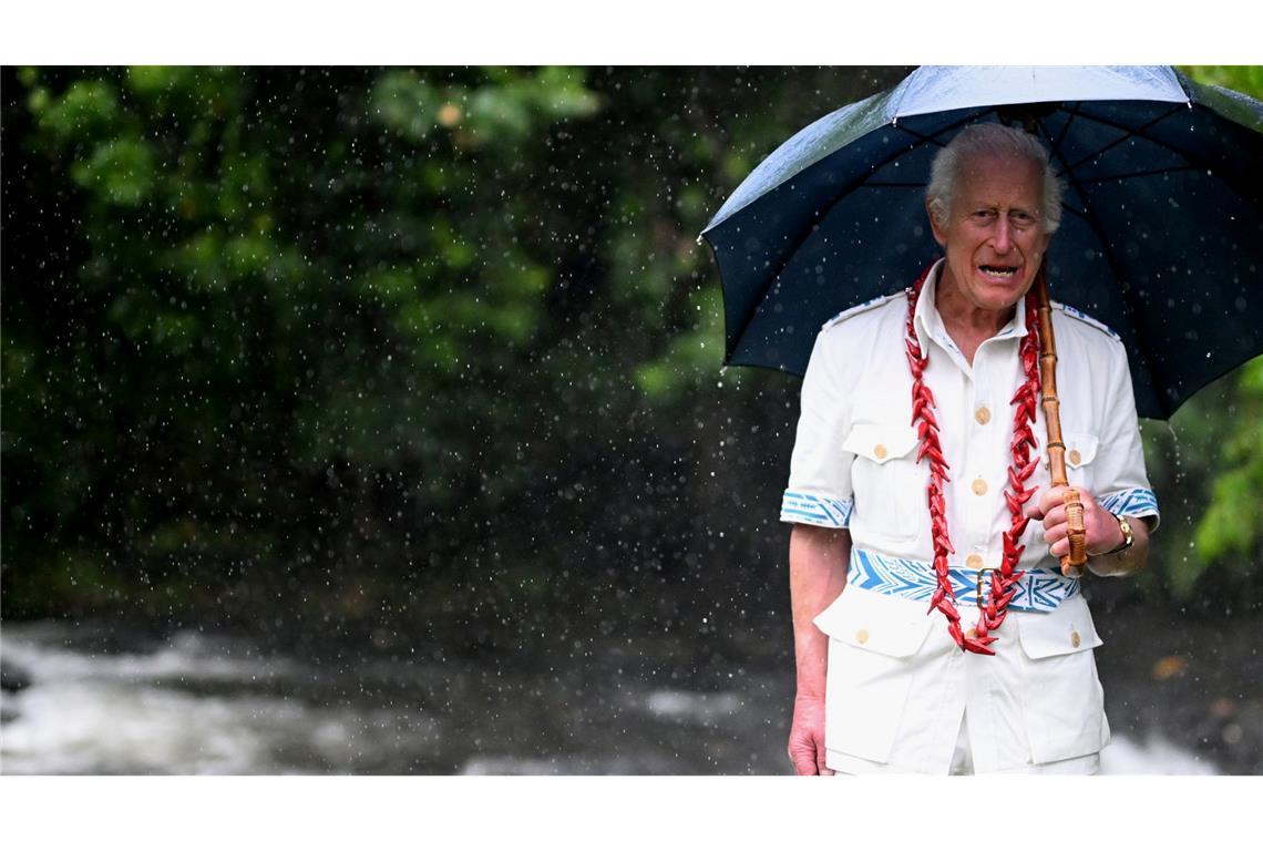 Trotz tropischen Regens besuchte Charles den ältesten Nationalpark von Samoa.