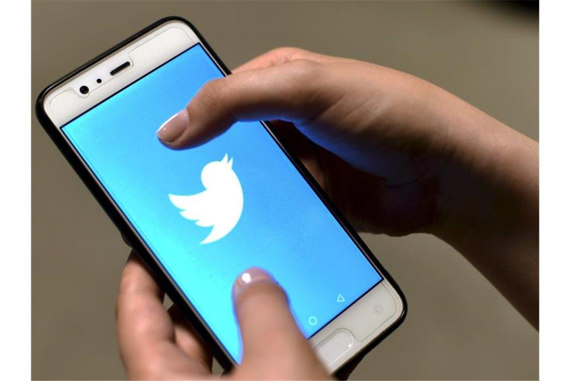 Twitter: Nutzerzahl legt auch nach Trump-Rauswurf zu Twitter hat im vergangenen Quartal sein Geschäft deutlich ausgebaut. Foto: Martti Kainulainen/Lehtikuva/dpa