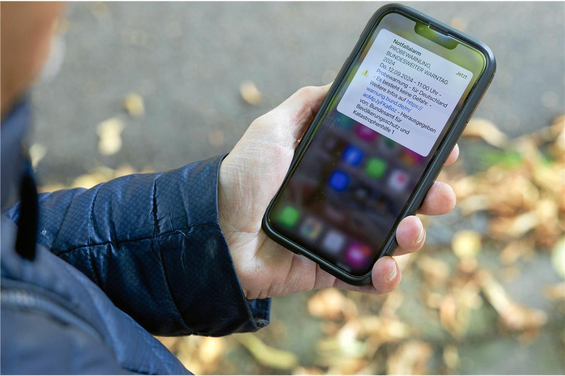 Über den Cell Broadcast sind auf den meistens Smartphones Probewarnungen eingegangen. Foto: Alexander Becher