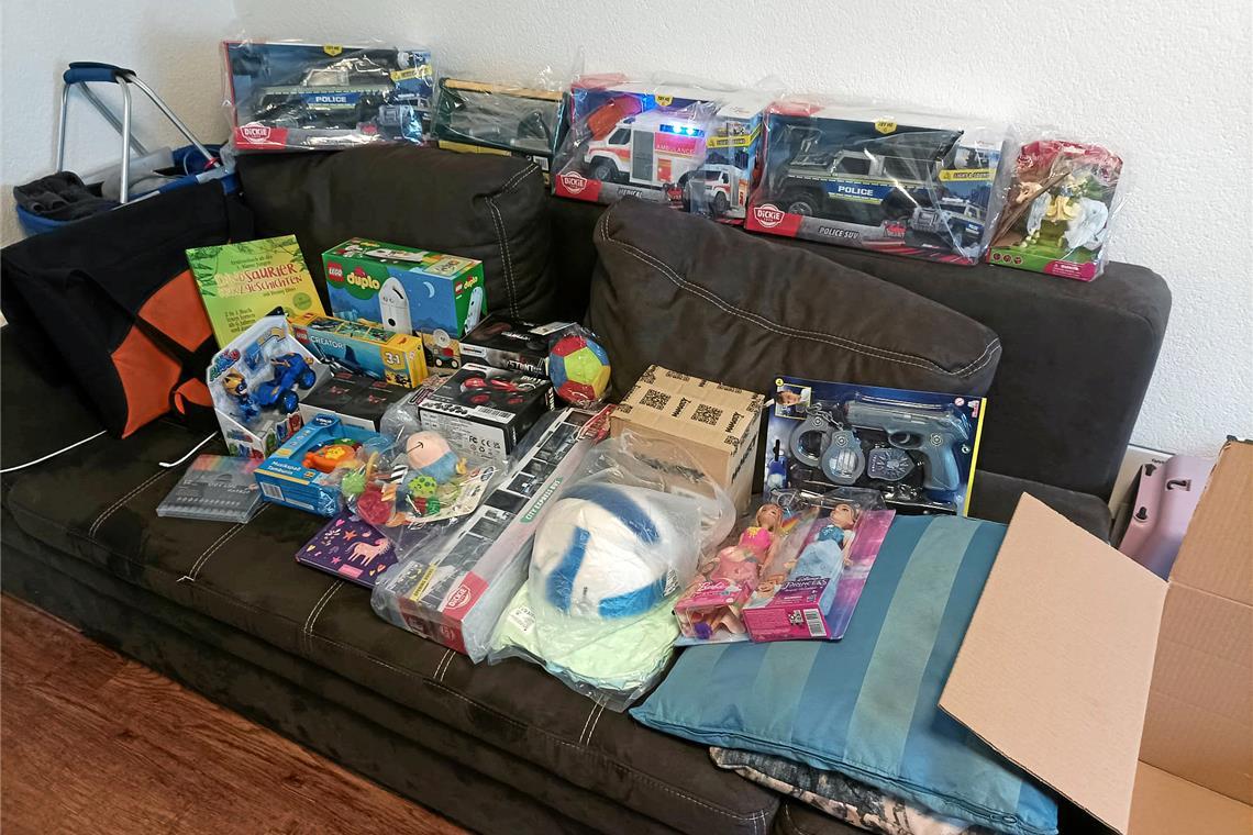 Über die Aktion Wunschbaum hat der Verein 30 Kindern aus einkommensschwachen Familien einen Weihnachtswunsch erfüllt.