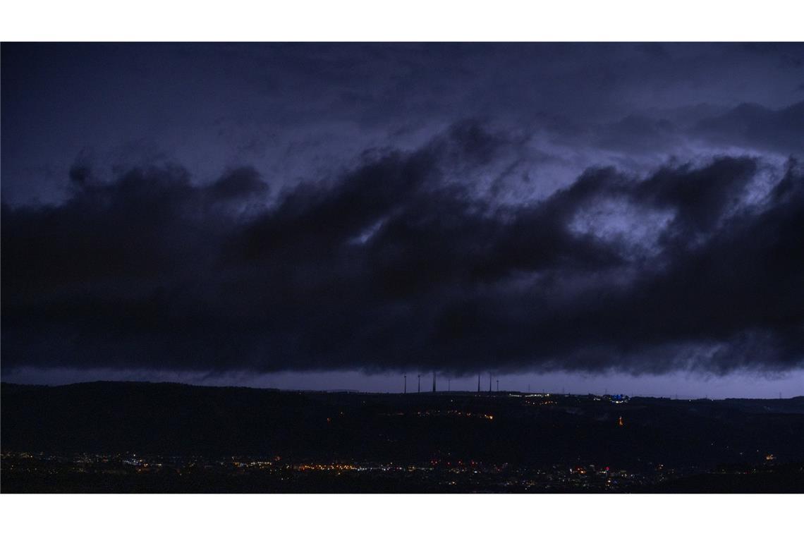 Über Freiburg war am Montagabend in Unwetter gezogen. (Symbolbild)