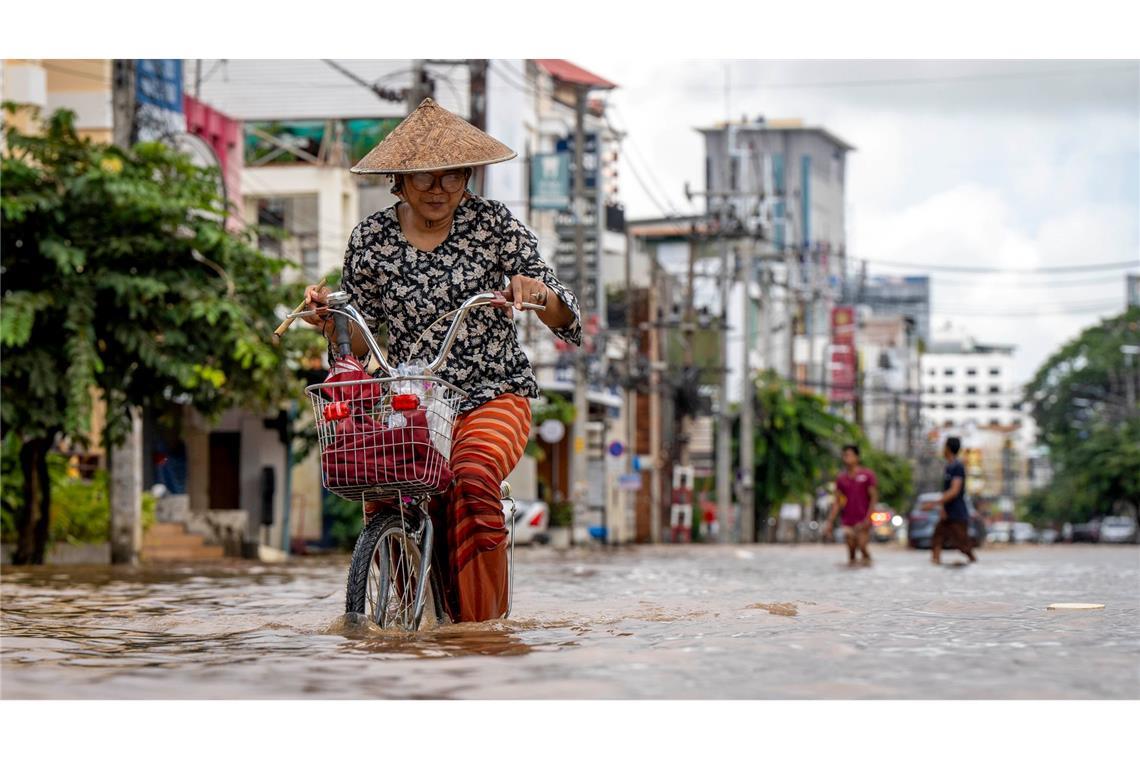 Überschwemmungen in Chiang Mai: Beliebtes Touristen-Ziel in Thailand überflutet.