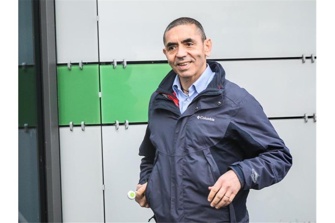 Biontech will Produktionskapazitäten hochfahren Ugur Sahin, Mitgründer und Vorstandsvorsitzender des Unternehmens Biontech, auf dem Firmengelände in Mainz. Foto: Andreas Arnold/dpa