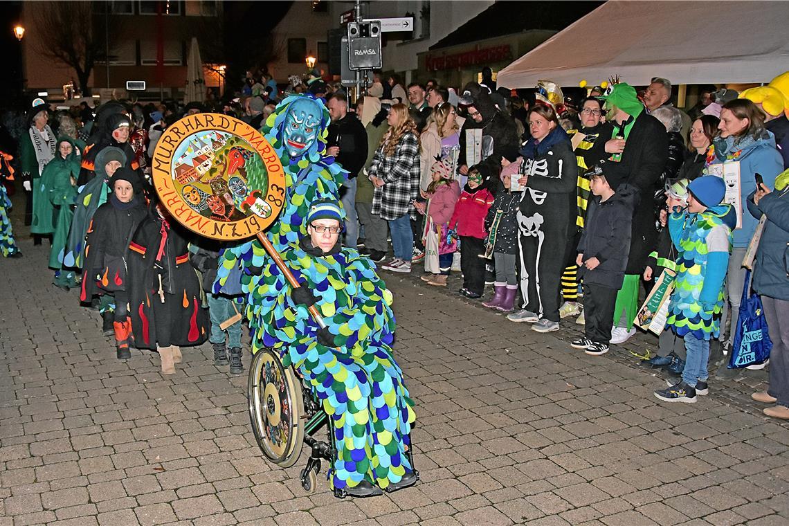 Um 19.11 Uhr beginnen die Murreder Henderwäldler den Nachtumzug. Murreder Nachtu...