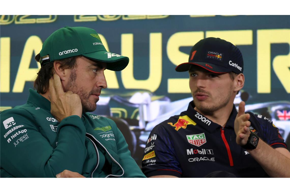 Um Fernando Alonso (l) und Max Verstappen gibt es Wechsel-Spekulationen.