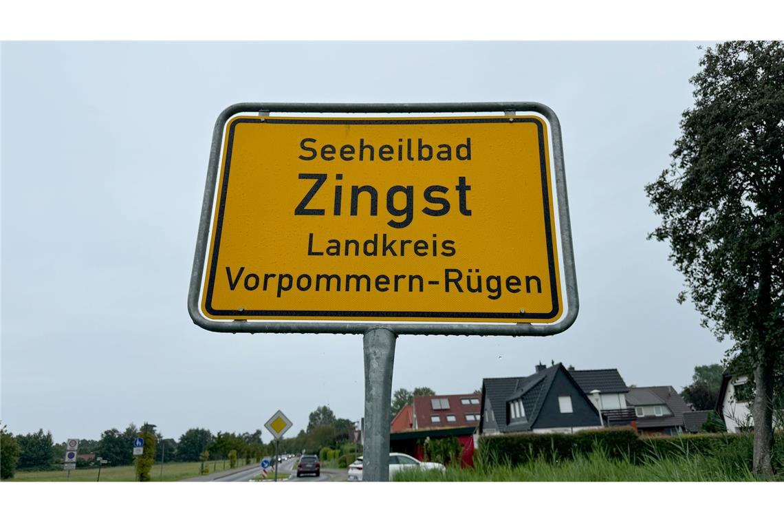 Unbekannte schießen nachts auf zwei Menschen in Zingst in MV. Beide werden schwer verletzt.