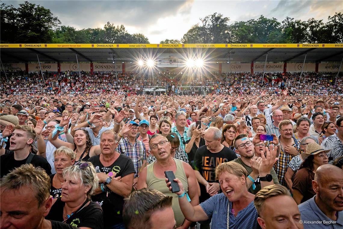 Und so können alle in bester Stimmung zusammen feiern. 