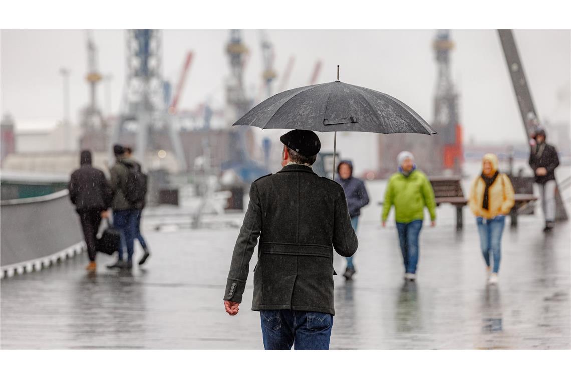 Ungemütliches und stürmisches Wetter ist für die Nordseeküste vorhergesagt - doch die befürchtete Sturmflut ist ausgeblieben.