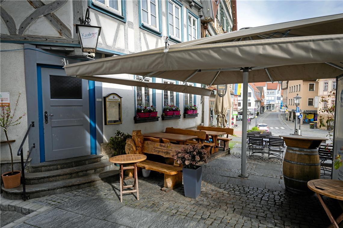 Unter anderem hat das Kunberger sonntags geschlossen – so auch am gestrigen Tag, an dem das strahlende Wetter zahlreiche Menschen in die Backnanger Altstadt gelockt hat. Foto: Alexander Becher