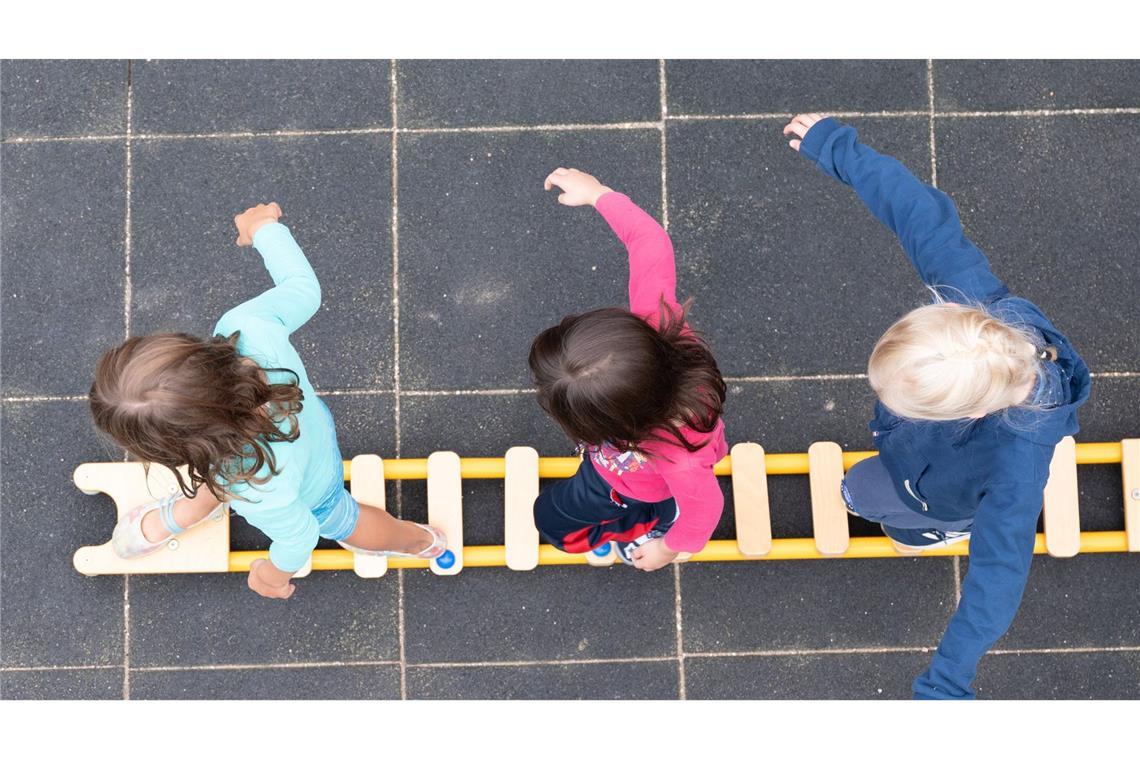 Unter der Kita-Krise leider die Erzieherinnen und Erzieher – und vor allem die Kinder selbst.