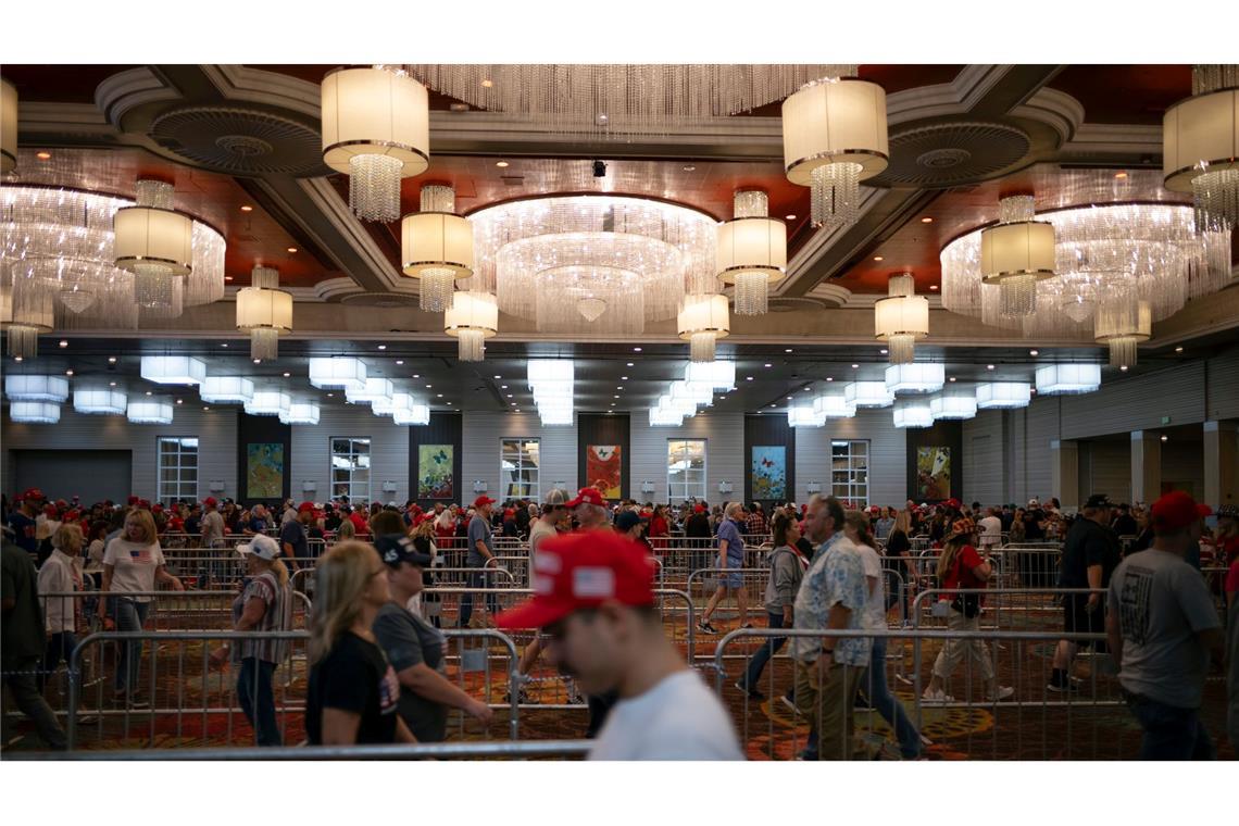 Unterstützer bei einer Wahlkampfveranstaltung von Donald Trump im Grand Sierra Resort und Casino in Nevada.