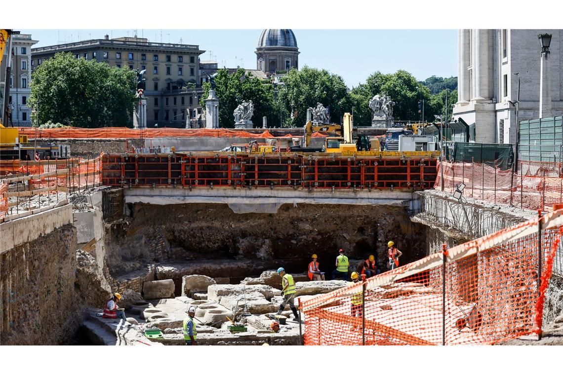 Unverhofft kommt oft: Während Bauarbeiten auf der Piazza Pia in Rom wurden Gebäudereste aus der Römerzeit gefunden.