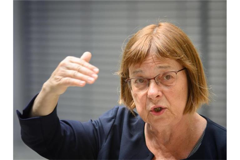 Ursula Nonnemacher (Bündnis 90/Die Grünen) bei einer Pressekonferenz. Foto: Soeren Stache/dpa-Zentralbbild/dpa/Archivbild