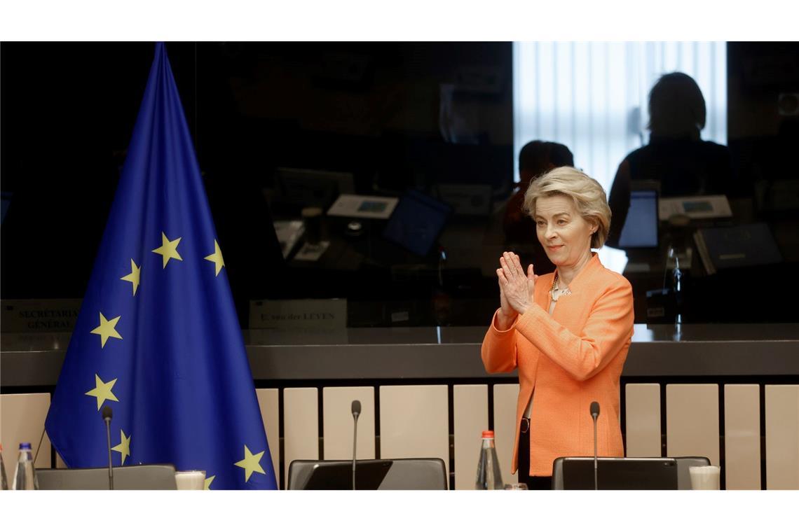 Ursula von der Leyen, Präsidentin der Europäischen Kommission, bei ihrer Ankunft im Europäischen Parlament.
