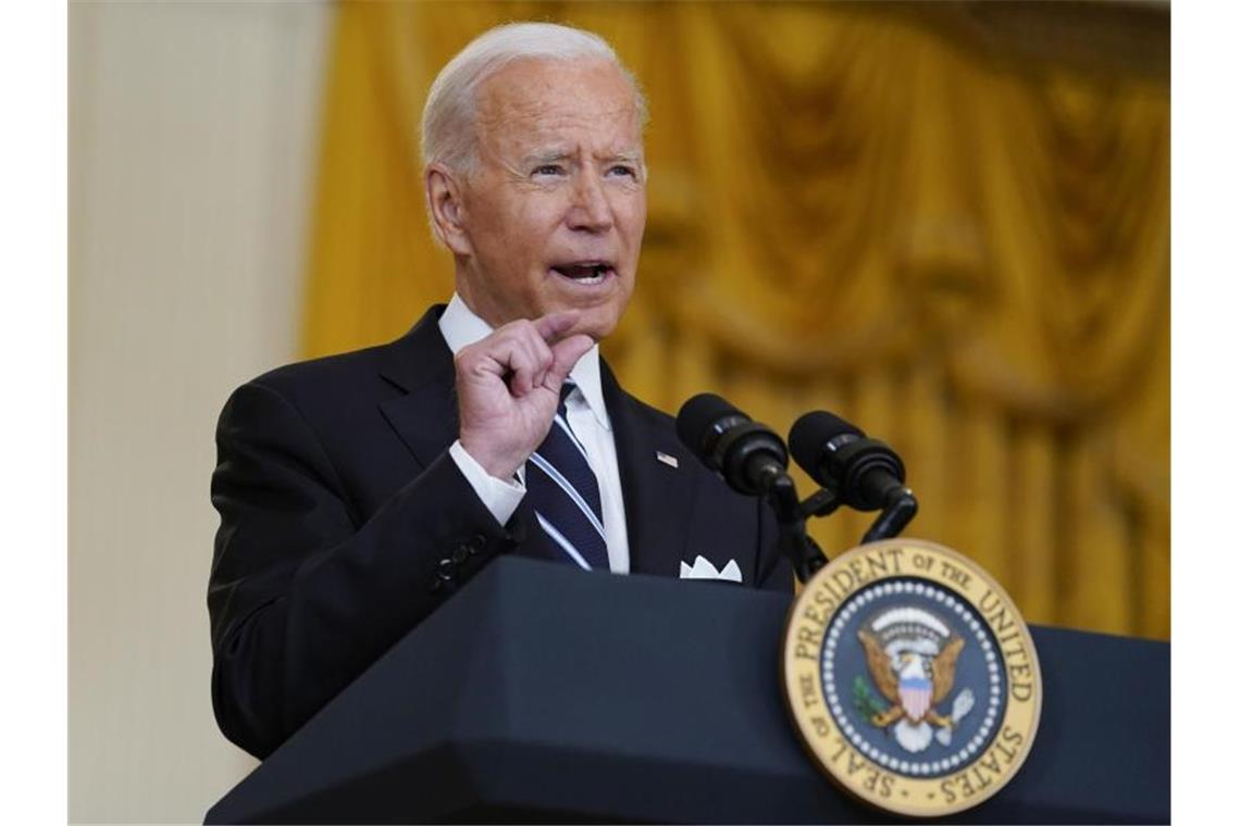 Biden: „Chaos“ in Kabul bei US-Truppenabzug unvermeidbar US-Präsident Joe Biden hat Probleme bei der Evakuierung von Afghanen aus Kabul wegen des Vorgehens der Taliban angedeutet. Foto: Susan Walsh/AP/dpa