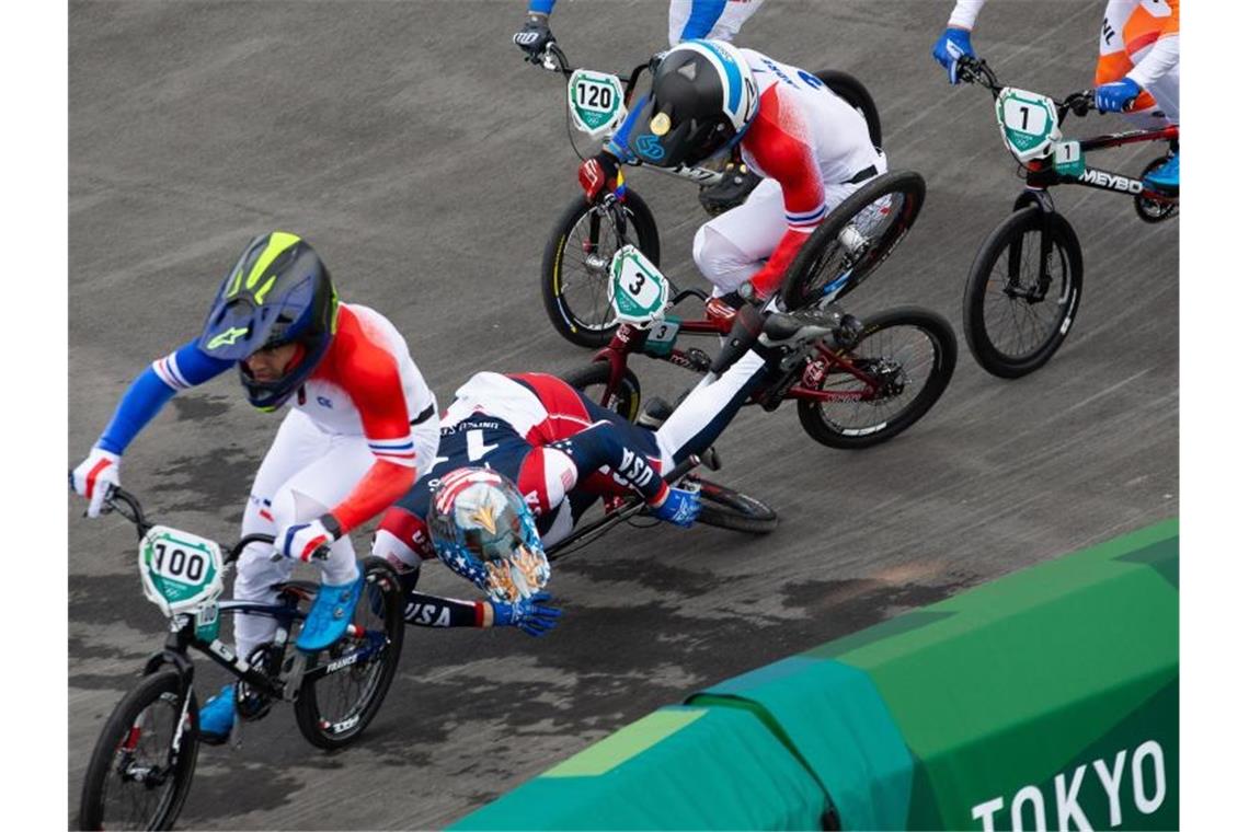Nach Sturz: BMX-Fahrer Fields verlässt Krankenhaus US-Star Connor Fields war beim BMX-Rennen in Tokio schwer gestürzt. Foto: Daniel Lea/CSM via ZUMA Wire/dpa