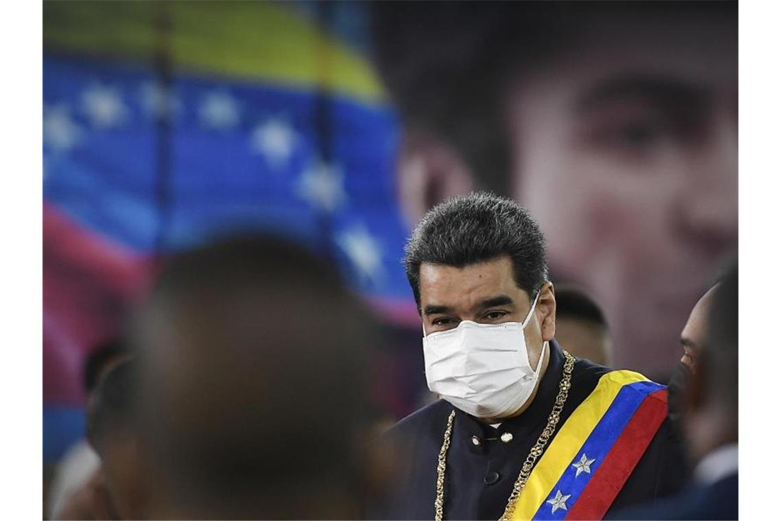 Antrag auf Absetzungsreferendum gegen Maduro „unzulässig“ Venezuelas Präsident Nicolas Maduro bei einer Zeremonie am Obersten Gerichtshof. Foto: Matias Delacroix/AP/dpa