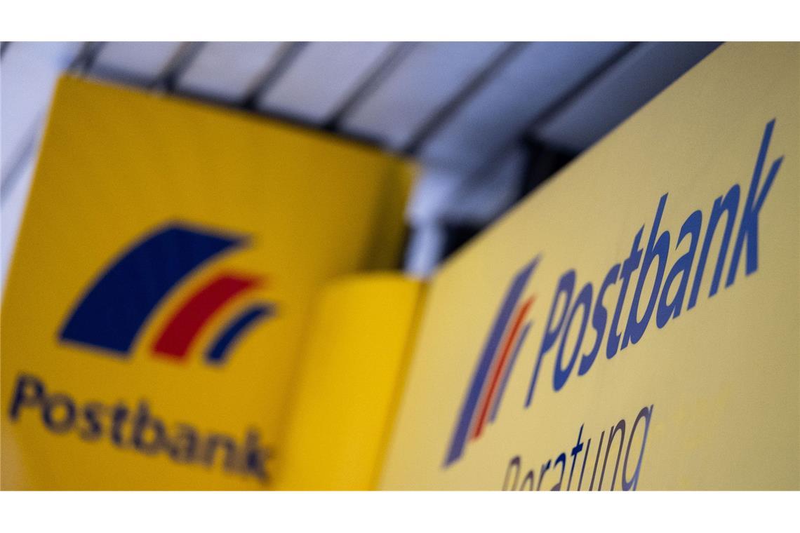 Verdi fordert für etwa 12.000 Beschäftigte im Deutsche-Bank-Konzern mit einem Postbank-Tarifvertrag 15,5 Prozent mehr Geld, mindestens jedoch eine Anhebung der Gehälter um 600 Euro.