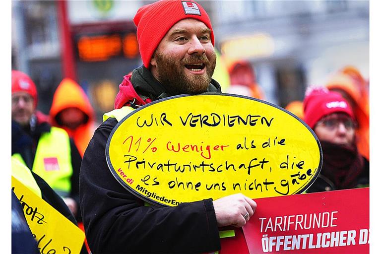 Verdi lässt die erste Warnstreikwelle durchs Land rollen (hier eine Aktion in dieser Woche in Hamburg).