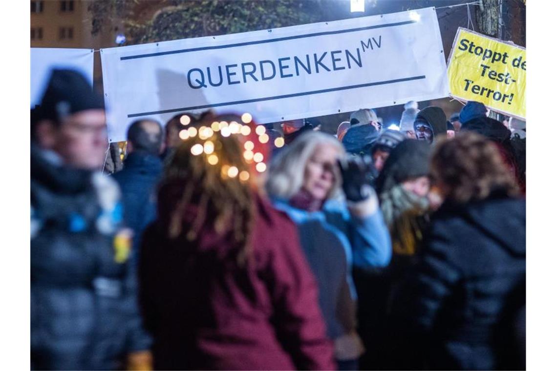 Verfassungsschutz: Vorerst keine Zahlen zu „Querdenkern“ Verfassungsschutz wird vorerst keine Zahlen zu „Querdenkern" liefern. Foto: Jens Büttner/dpa-Zentralbild/dpa