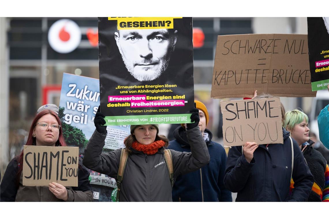 Vergangene Woche war FDP-Spitzenkandidat Christian Lindner für eine Wahlkampfveranstaltung in Dresden. Gegner der Partei nahmen das zum Anlass für eine Demonstration.