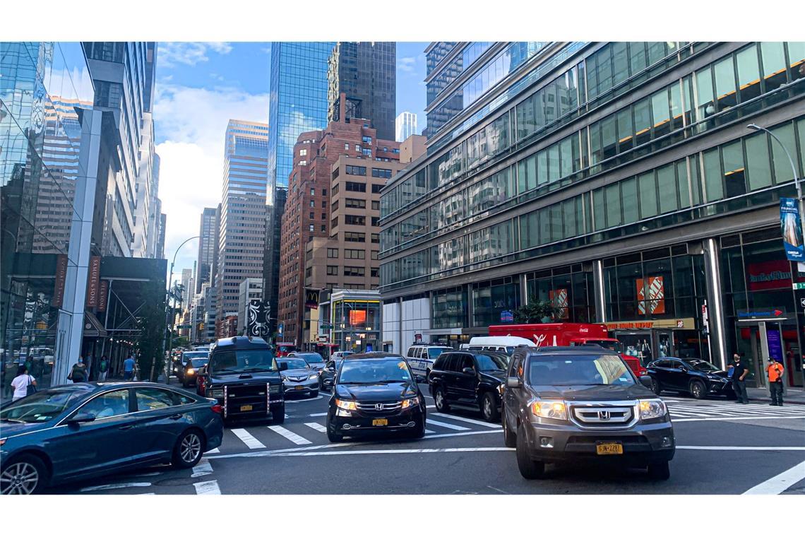 Verkehr auf den Straßen der US-Metropole New York.