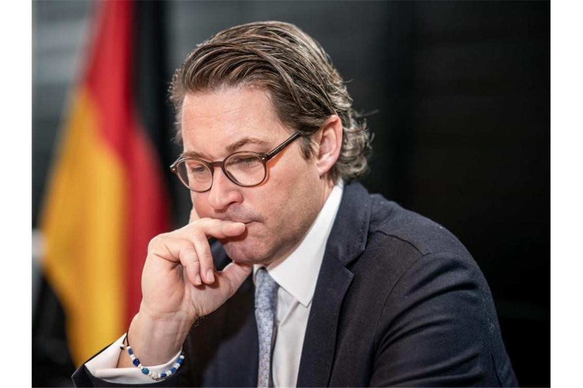 Wirbel um Aktenfreigabe im Maut-Untersuchungsausschuss Verkehrsminister Andreas Scheuer während eines Interviews mit der Deutschen Presse-Agentur. Foto: Michael Kappeler/dpa