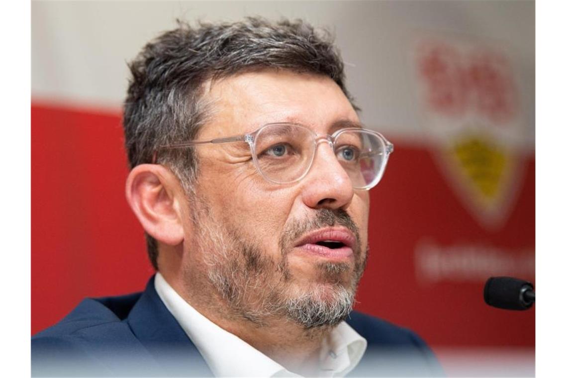 VfB Stuttgart verschiebt Mitgliederversammlung auf 28. März VfB-Präsident Claus Vogt nimmt an einer Pressekonferenz teil. Foto: Tom Weller/dpa/Archivbild