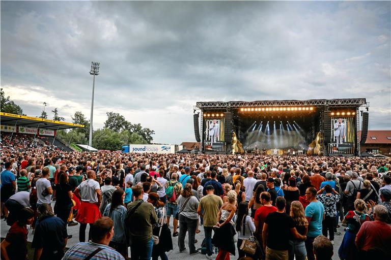 Viele Fans gerieten in Stress, um das Konzert rechtzeitig zu erreichen. Foto: Alexander Becher