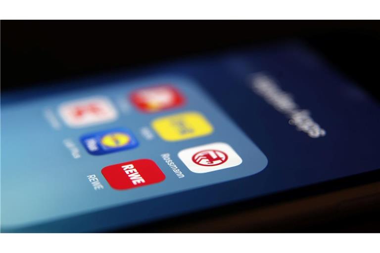 Viele Kunden haben mehrere Händler-Apps auf ihrem Handy. (Symboldbild)