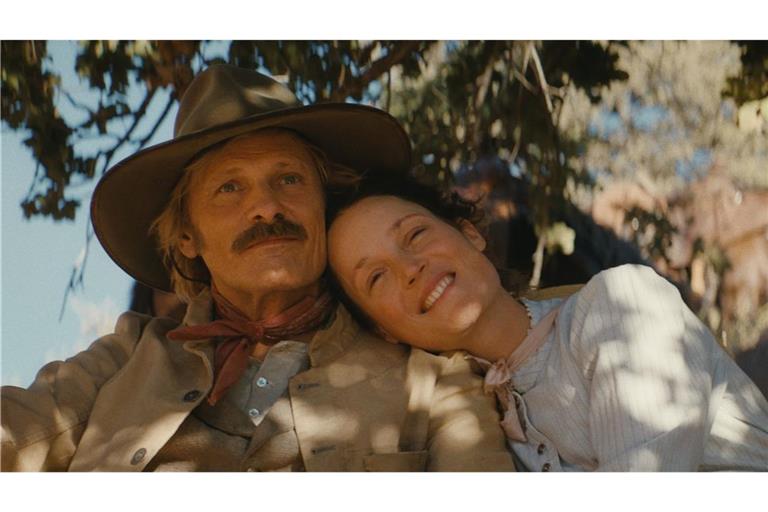 Viggo Mortensen und Vicky Krieps in „The Dead don’t hurt“