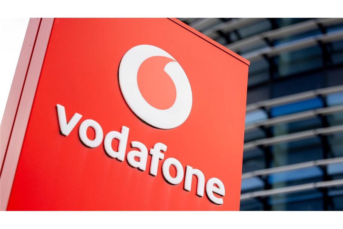 Vodafone investiert in diesem Jahr rund 140 Millionen Euro in KI-Systeme, um die Beantwortung von Kundenanfragen zu verbessern. (Archivbild)