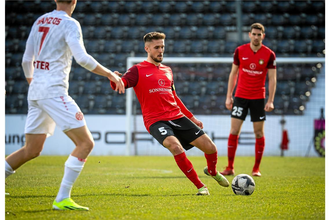 Volkan Celiktas hat als Kapitän eine Führungsrolle in der jungen Aspacher Mannschaft. Foto: Alexander Becher