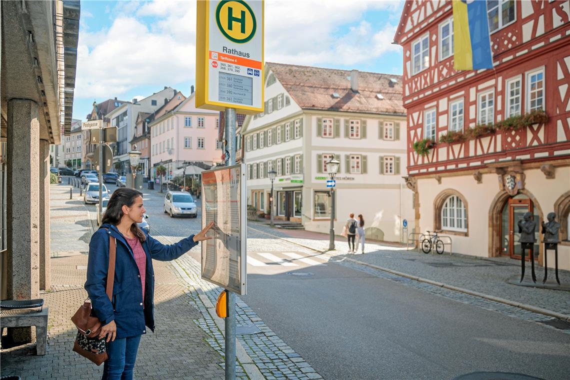 Von der Arbeit nach Hause nimmt Redakteurin Lorena Greppo in dieser Woche den Bus. Foto: Stefan Bossow