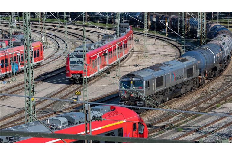 Von der Störung  ist der Bahnverkehr in der Mitte Deutschlands beeinträchtigt.