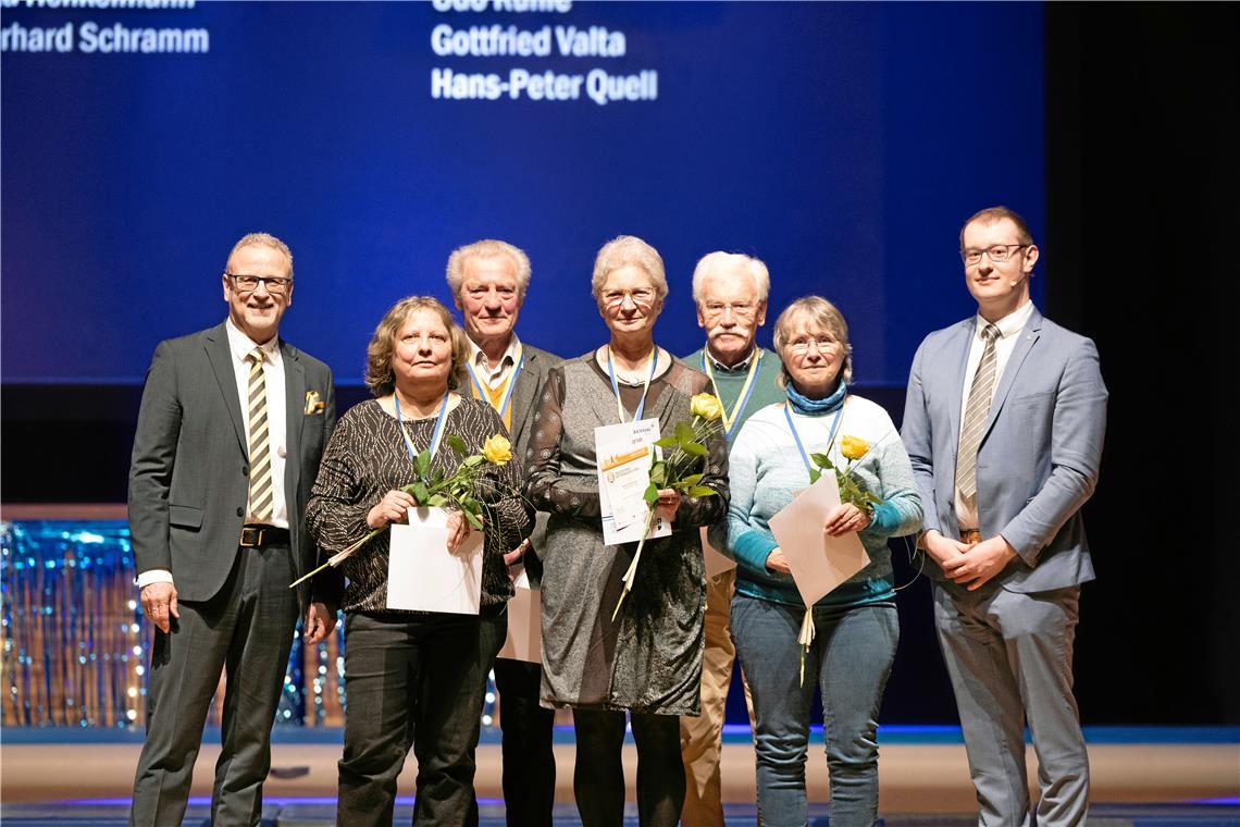 Von Sportkreispräsident Reinhold Sczuka (links) und Backnangs OB Maximilian Frie...