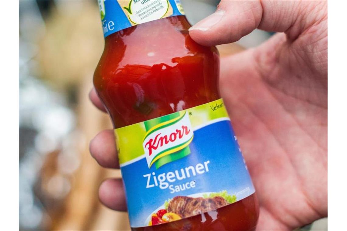 Rassismusdebatte treibt Markennamen-Änderung Vor dem Hintergrund der Diskussion über rassistische Namen und Begriffe wurde die Zigeunersauce umbenannt. Foto: picture alliance / dpa