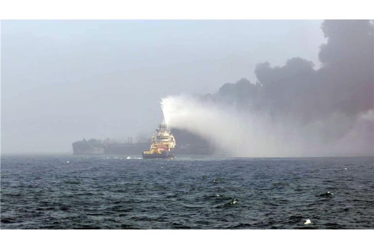 Vor der britischen Küste sind ein Öltanker und ein Frachtschiff zusammengestoßen.