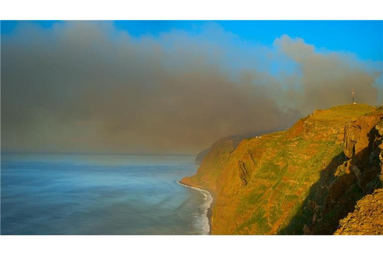 Waldbrände auf der Insel Madeira haben 5000 Hektar Vegetation zerstört. (Archivbild)