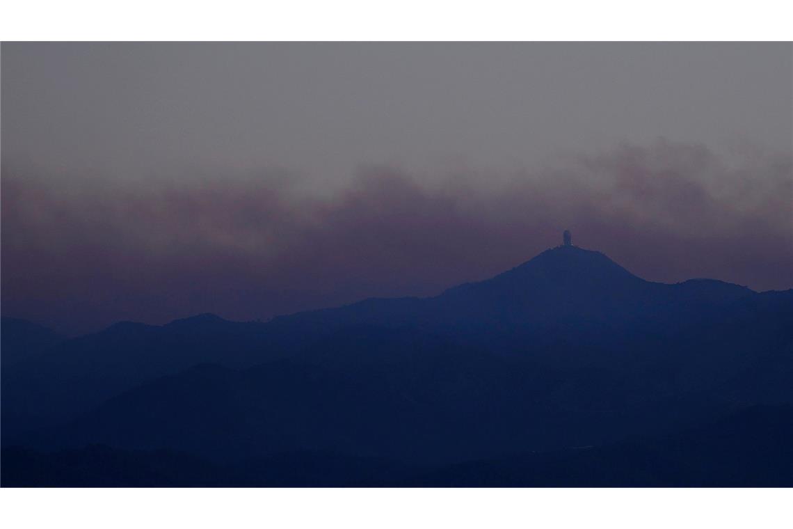 Waldbrand auf Zypern: Über den Troodos-Berg zwischen den Dörfern Farmakas und Fikardou im Bezirk Nikosia ist die Sicht schlecht.