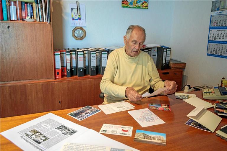 Walter Großberger hatte noch viele Jahre nach der Weltmeisterschaft 1974 regelmäßig Briefkontakt mit Spielern und Betreuern aus Polen. Foto: Stefan Bossow