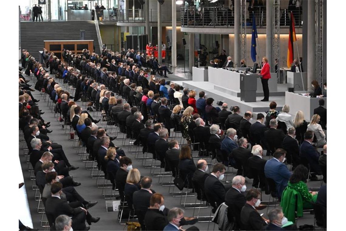 Steinmeier erneut zum Bundespräsidenten gewählt Wegen der Corona-Pandemie versammelte sich das Gremium diesmal im Paul-Löbe-Haus, wo mehr Platz ist. Foto: Bernd Von Jutrczenka/dpa