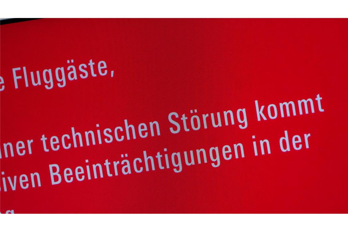 Wegen einer Störung bei der Deutschen Flugsicherung kam es zu großen Verzögerungen und Ausfällen wie hier am Flughafen Frankfurt (Foto aktuell).