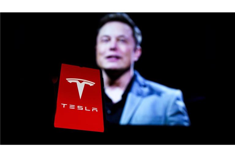 Wegen jüngster Äußerungen von Elon Musk wollen mehrere deutsche Unternehmen auf Tesla verzichten.