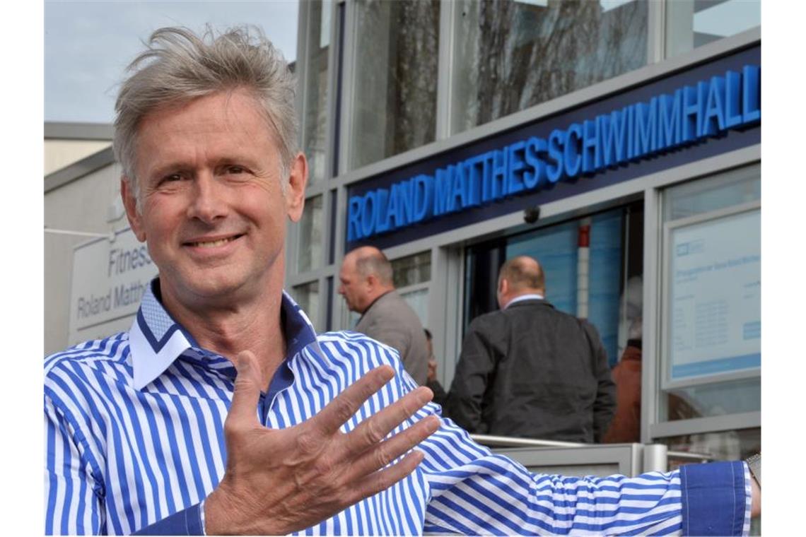 Weltklasseschwimmer Roland Matthes ist im baden-württembergischen Wertheim nach kurzer, schwerer Krankheit im Alter von 69 Jahren gestorben. Foto: Martin Schutt/dpa-Zentralbild/dpa